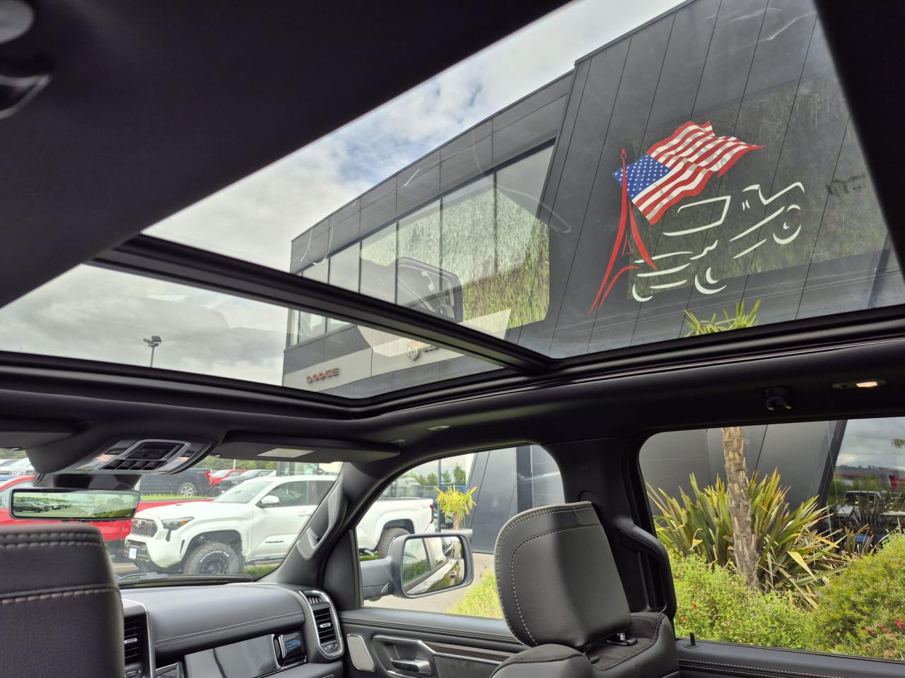 DODGE RAM 1500 CREW LARAMIE SPORT NIGHT EDITION AIR RAMBOX HAYON MULTI