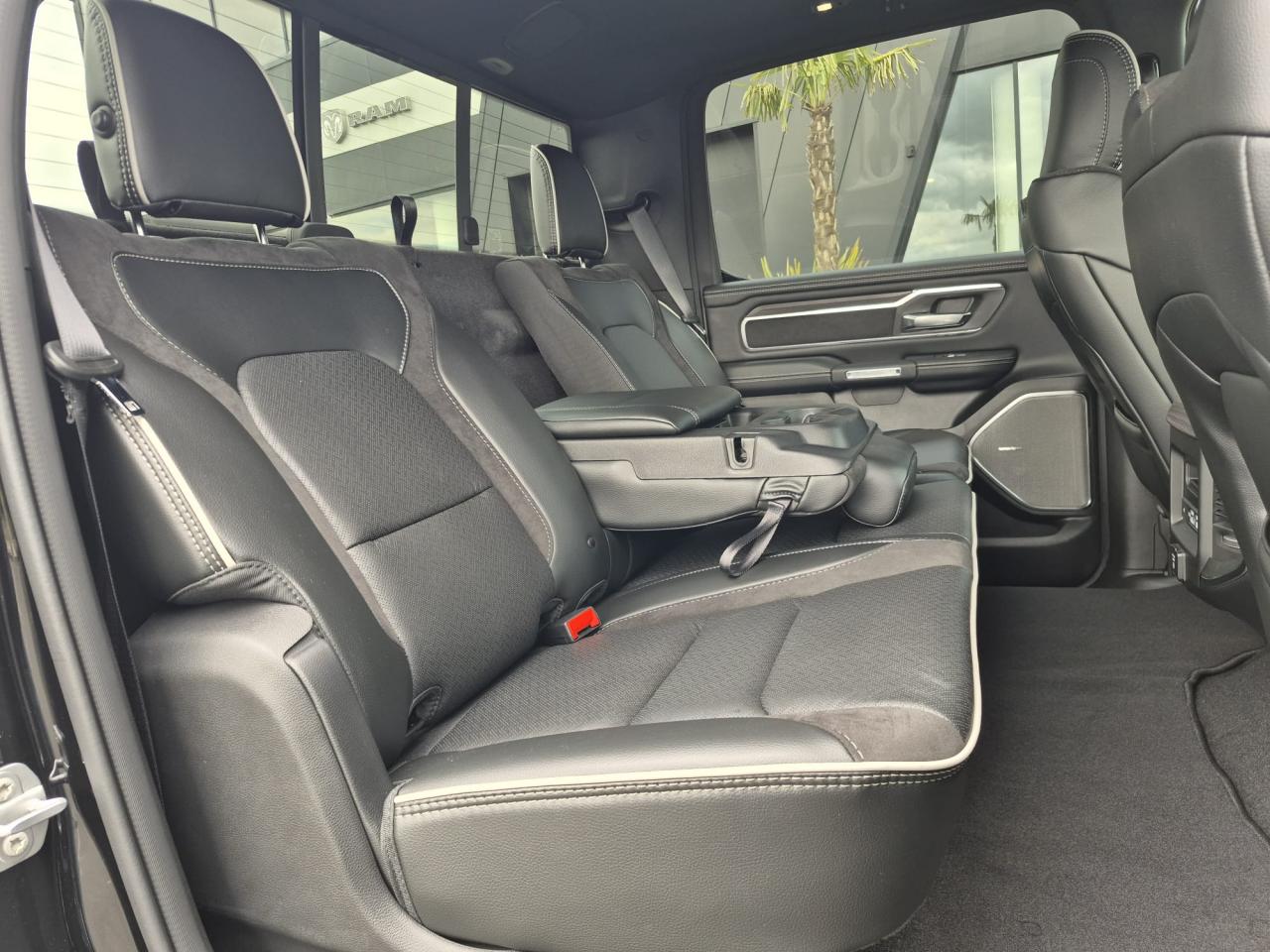 DODGE RAM 1500 CREW LARAMIE SPORT NIGHT EDITION AIR RAMBOX HAYON MULTI