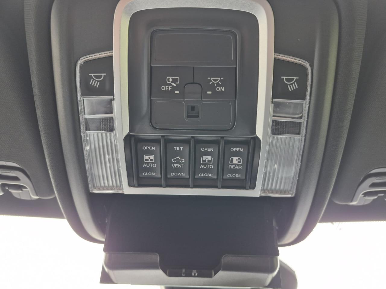 DODGE RAM 1500 CREW LARAMIE SPORT NIGHT EDITION AIR RAMBOX HAYON MULTI