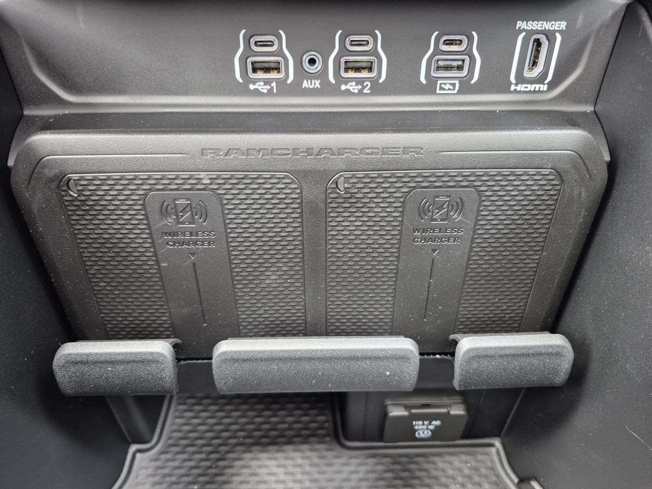 DODGE RAM 1500 CREW LARAMIE SPORT NIGHT EDITION AIR RAMBOX HAYON MULTI