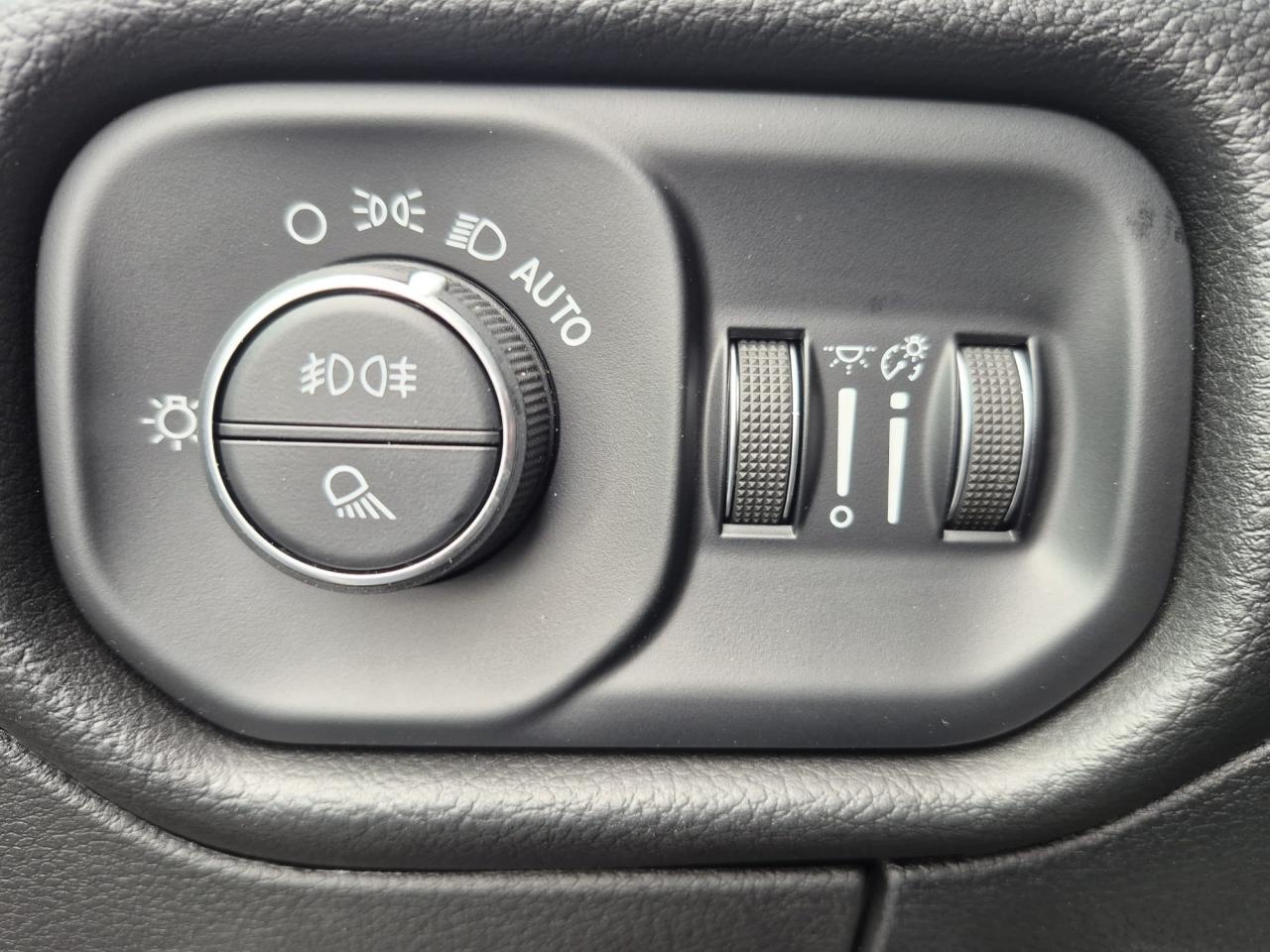 DODGE RAM 1500 CREW LARAMIE SPORT NIGHT EDITION AIR RAMBOX HAYON MULTI