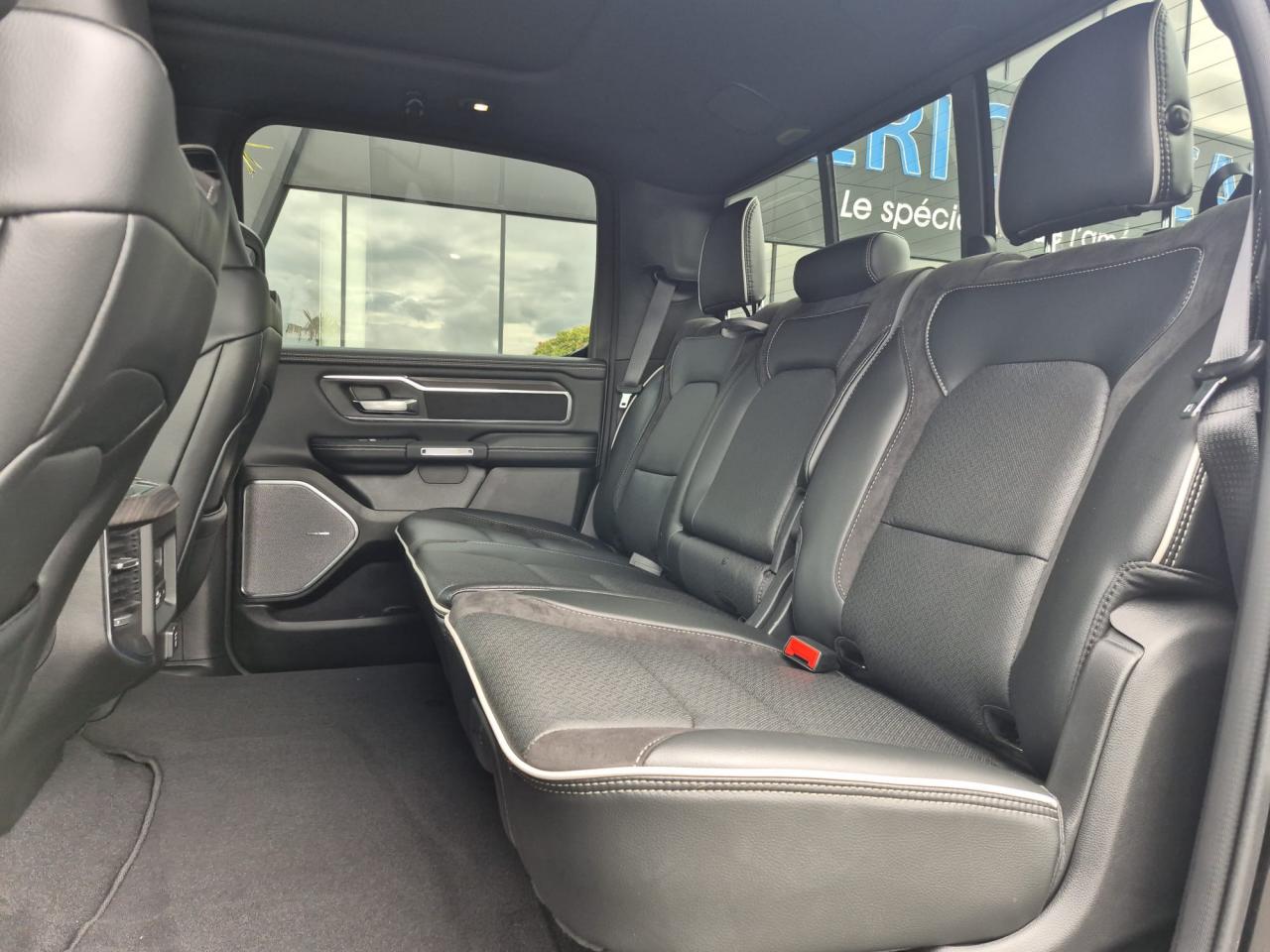 DODGE RAM 1500 CREW LARAMIE SPORT NIGHT EDITION AIR RAMBOX HAYON MULTI