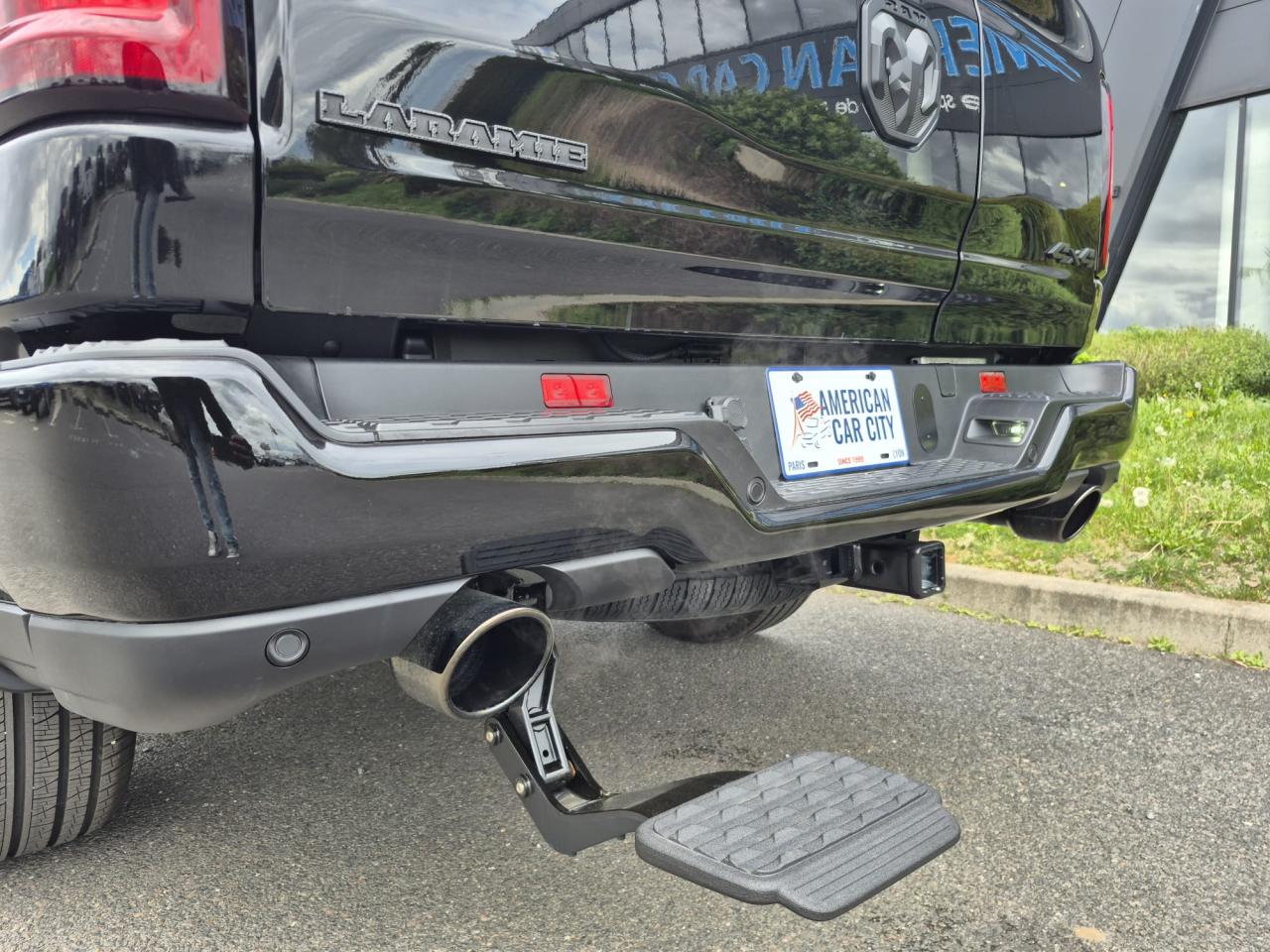 DODGE RAM 1500 CREW LARAMIE SPORT NIGHT EDITION AIR RAMBOX HAYON MULTI