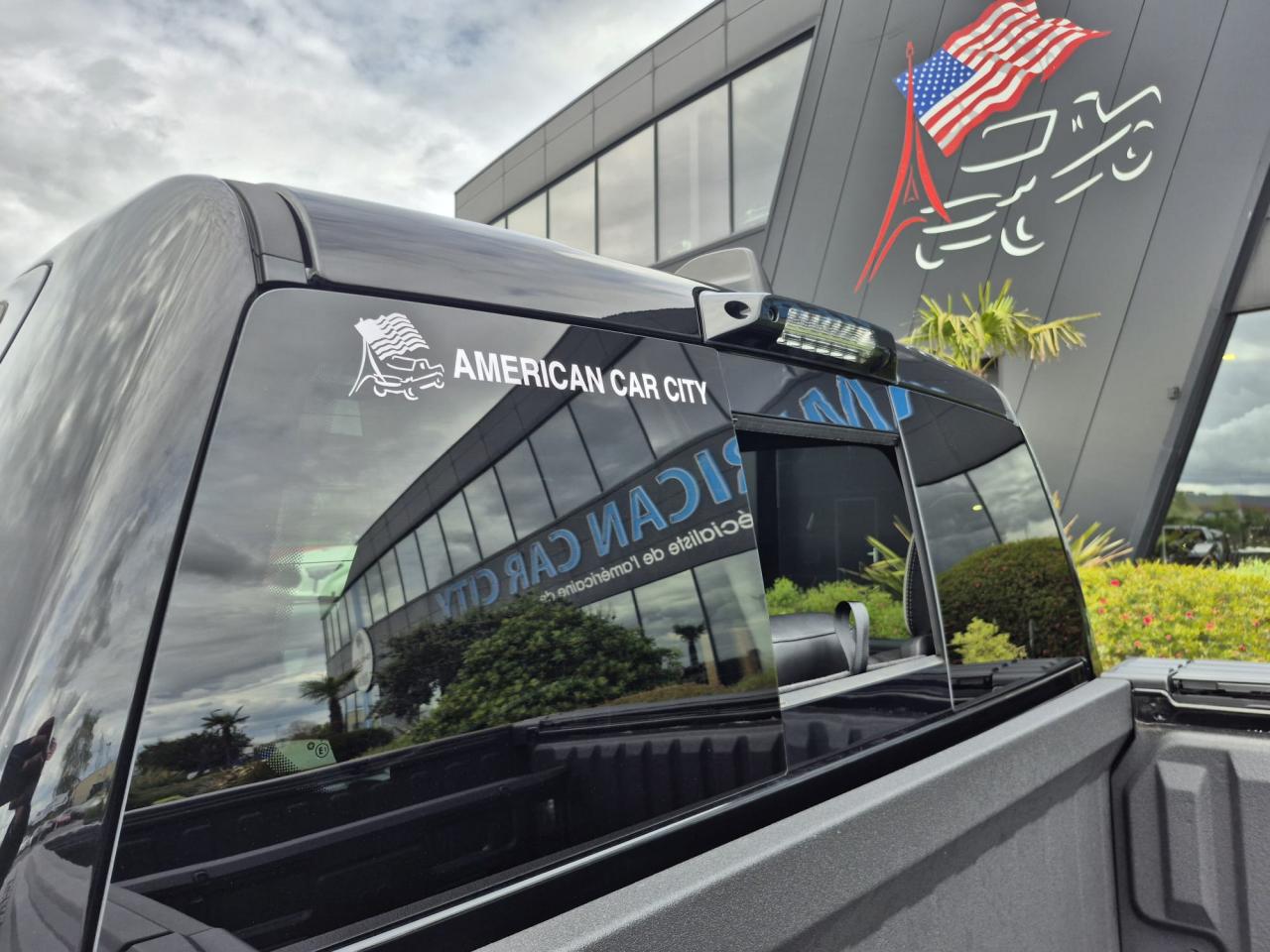 DODGE RAM 1500 CREW LARAMIE SPORT NIGHT EDITION AIR RAMBOX HAYON MULTI