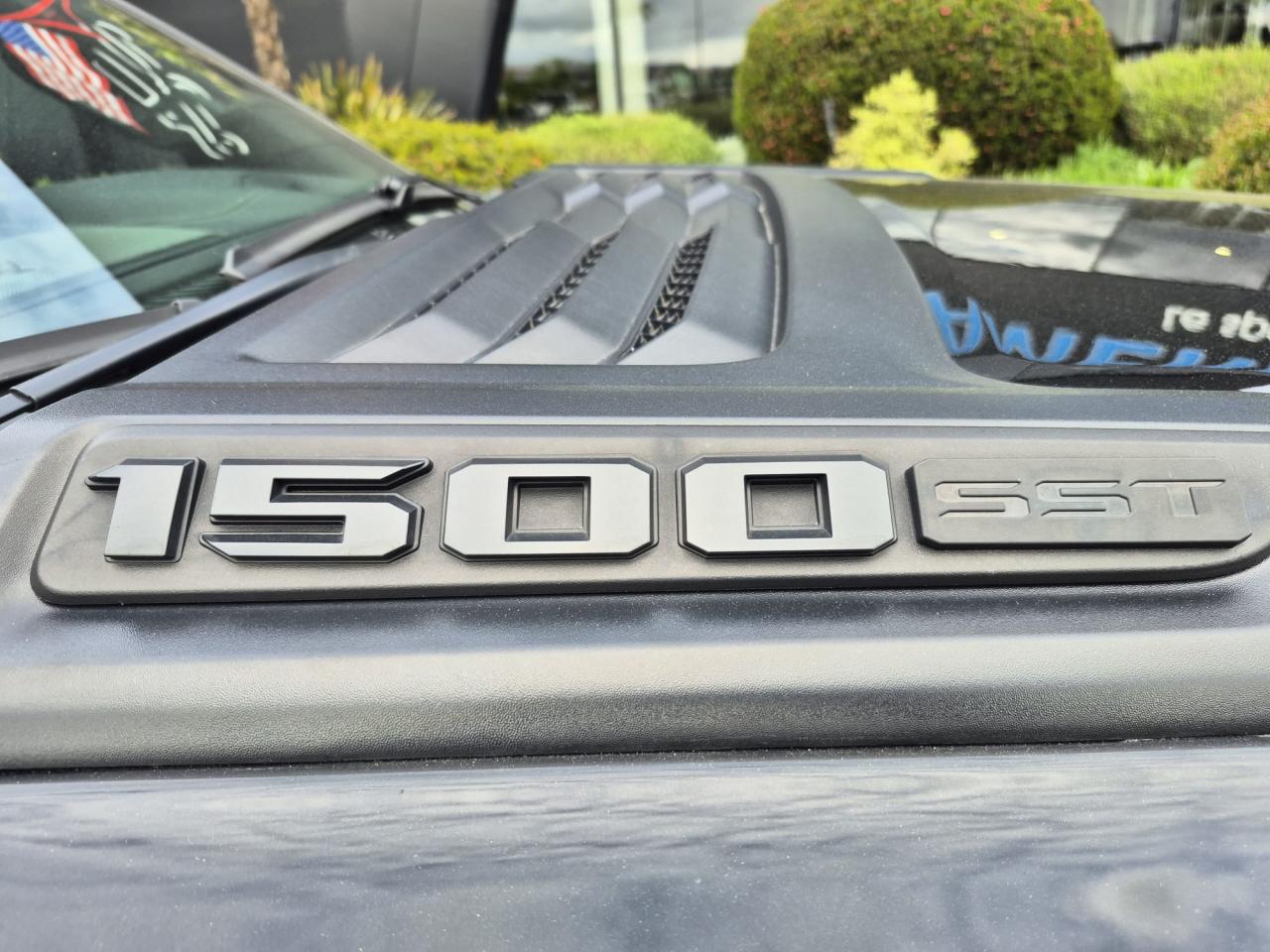 DODGE RAM 1500 CREW LARAMIE SPORT NIGHT EDITION AIR RAMBOX HAYON MULTI