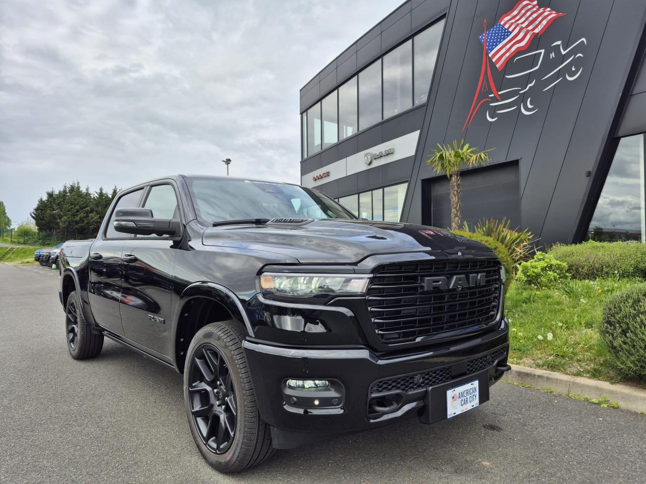 DODGE RAM 1500 CREW LARAMIE SPORT NIGHT EDITION AIR RAMBOX HAYON MULTI