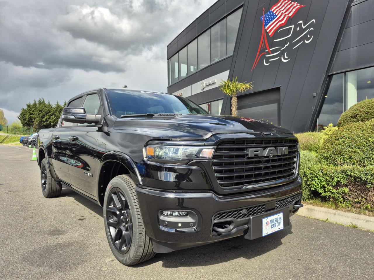 DODGE RAM 1500 CREW LARAMIE SPORT NIGHT EDITION AIR RAMBOX HAYON MULTI