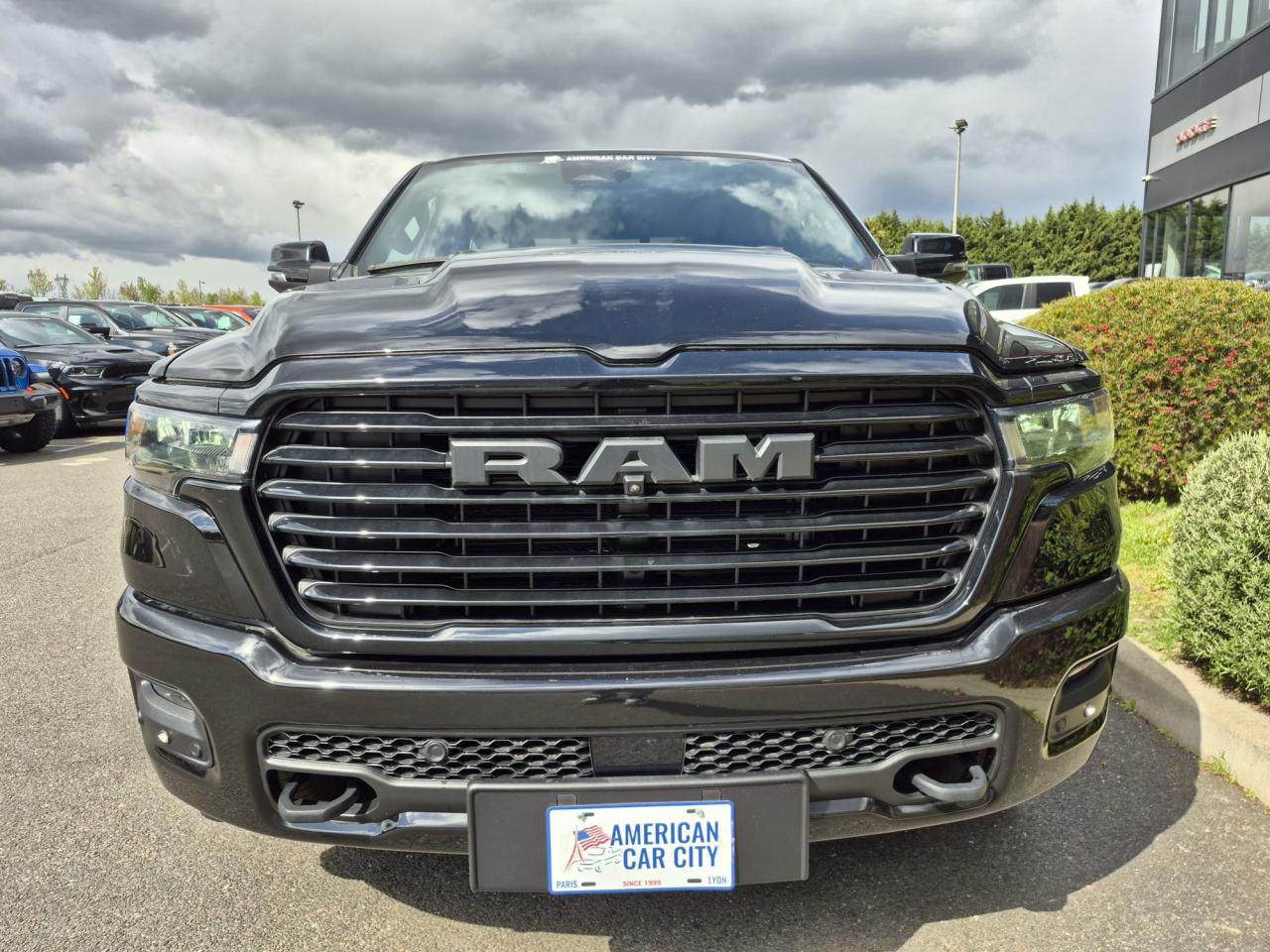 DODGE RAM 1500 CREW LARAMIE SPORT NIGHT EDITION AIR RAMBOX HAYON MULTI