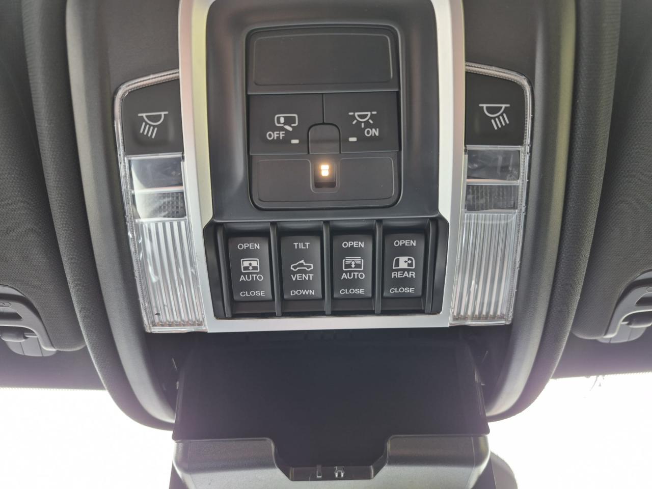 DODGE RAM 1500 CREW LARAMIE SPORT NIGHT EDITION AIR RAMBOX HAYON MULTI