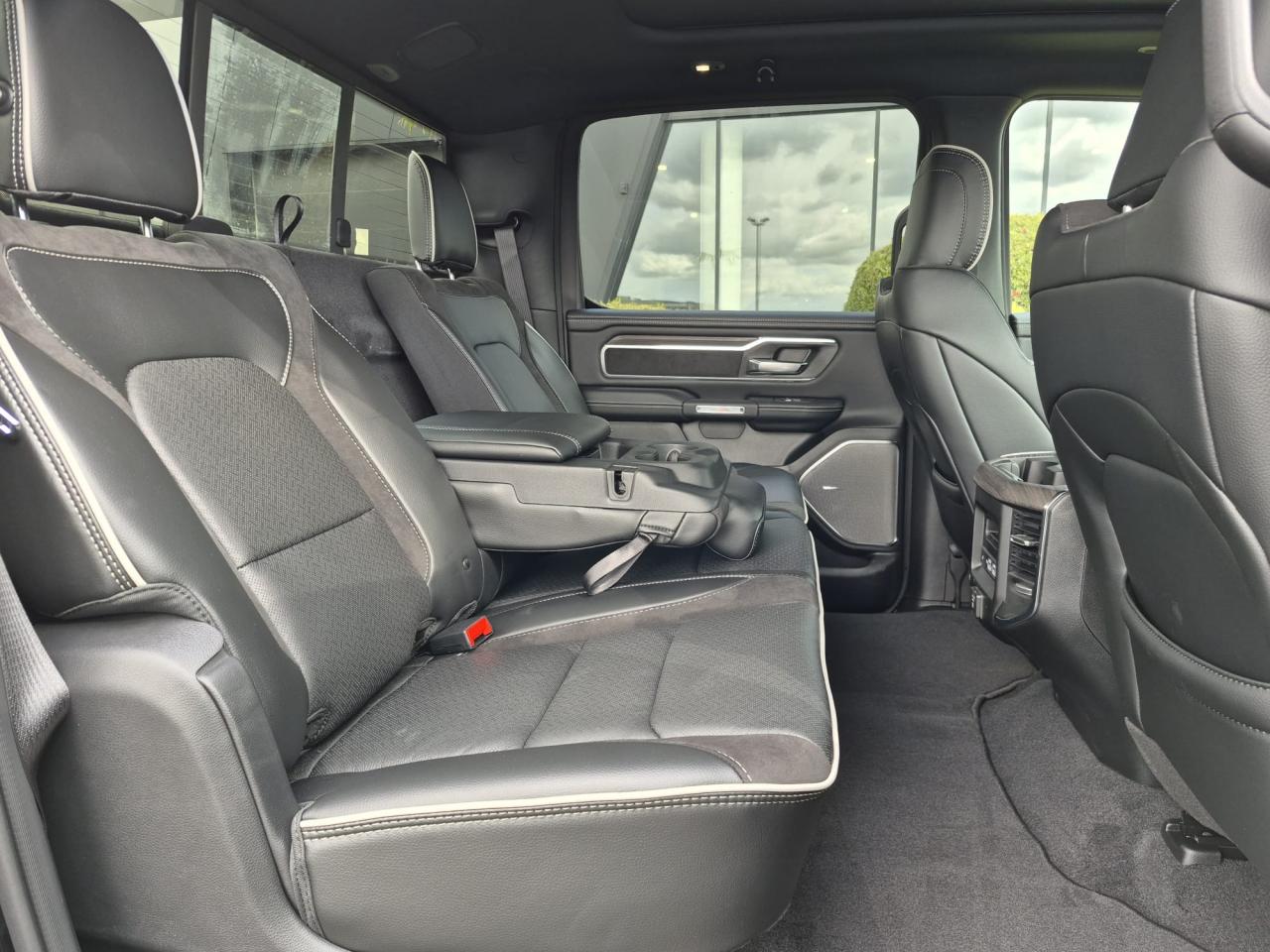 DODGE RAM 1500 CREW LARAMIE SPORT NIGHT EDITION AIR RAMBOX HAYON MULTI