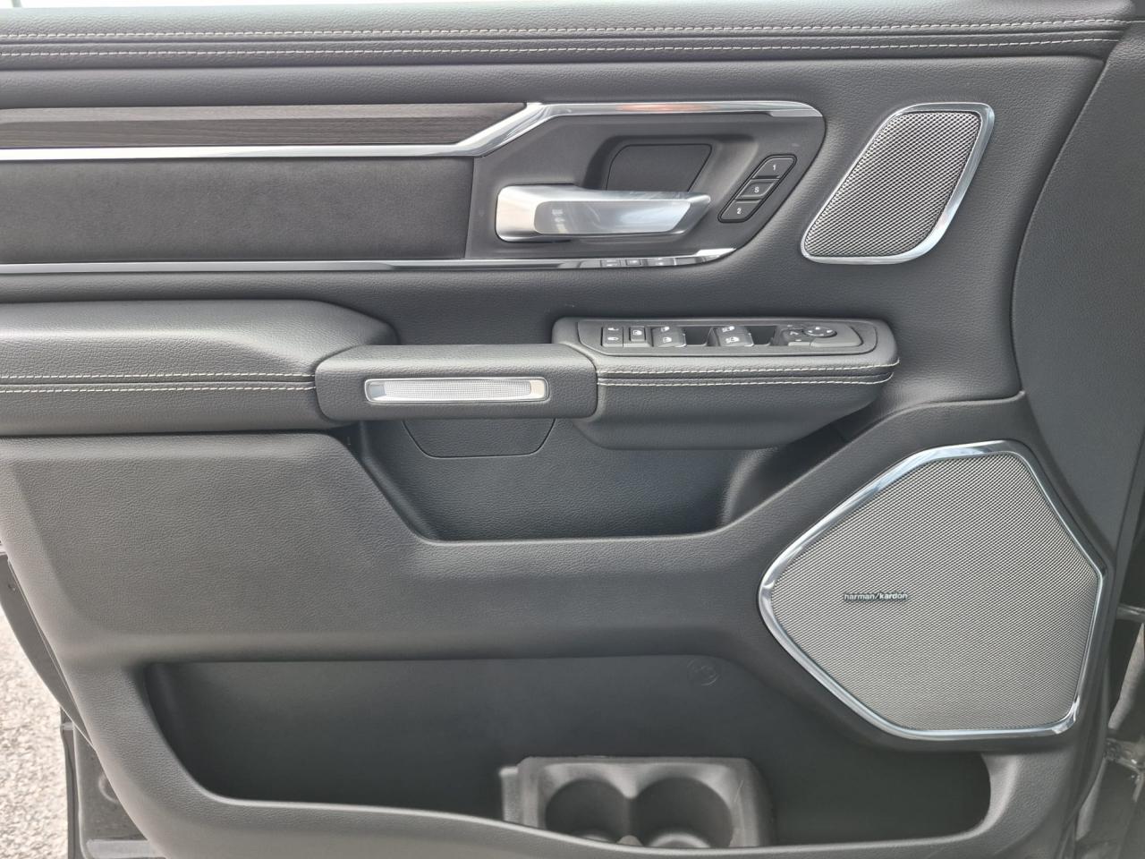 DODGE RAM 1500 CREW LARAMIE SPORT NIGHT EDITION AIR RAMBOX HAYON MULTI