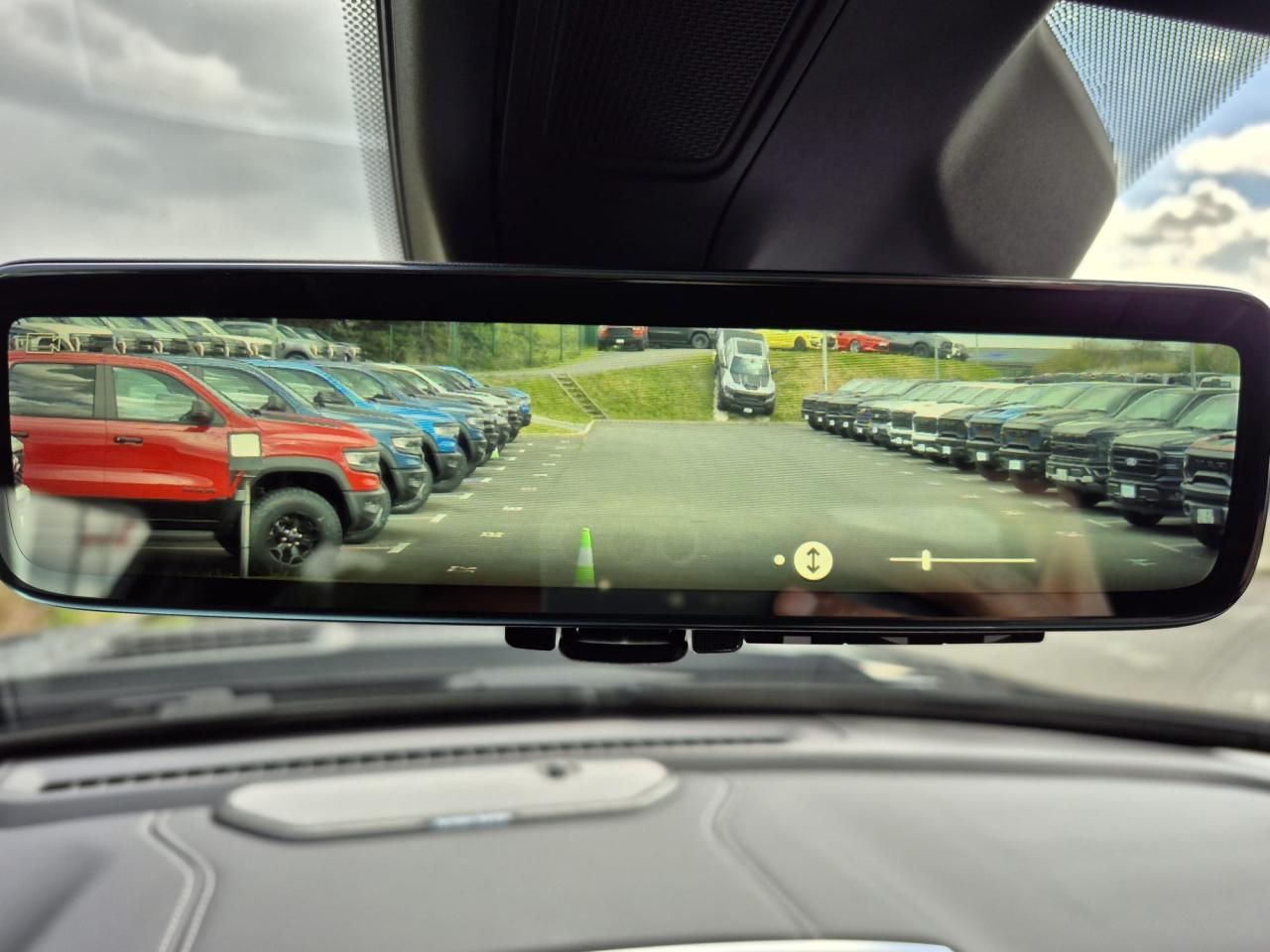 DODGE RAM 1500 CREW LARAMIE SPORT NIGHT EDITION AIR RAMBOX HAYON MULTI