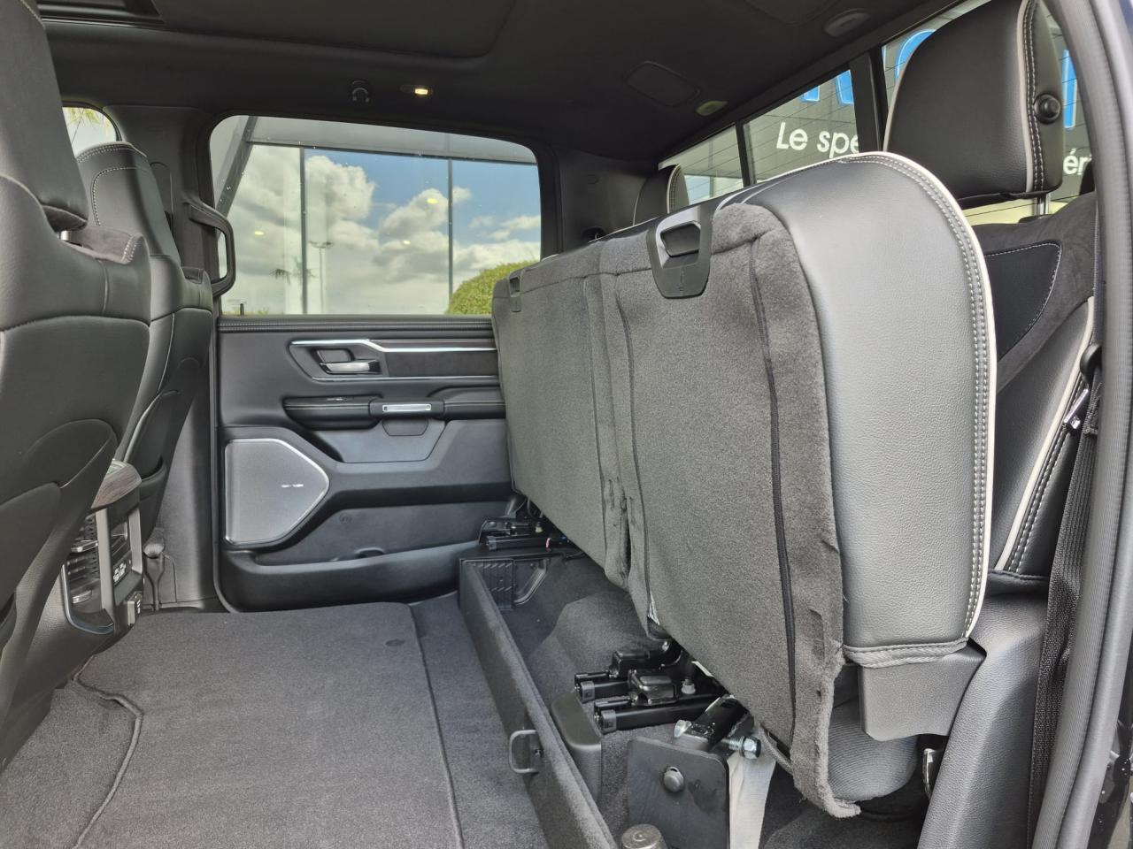 DODGE RAM 1500 CREW LARAMIE SPORT NIGHT EDITION AIR RAMBOX HAYON MULTI