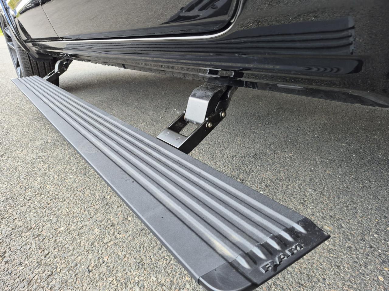 DODGE RAM 1500 CREW LARAMIE SPORT NIGHT EDITION AIR RAMBOX HAYON MULTI