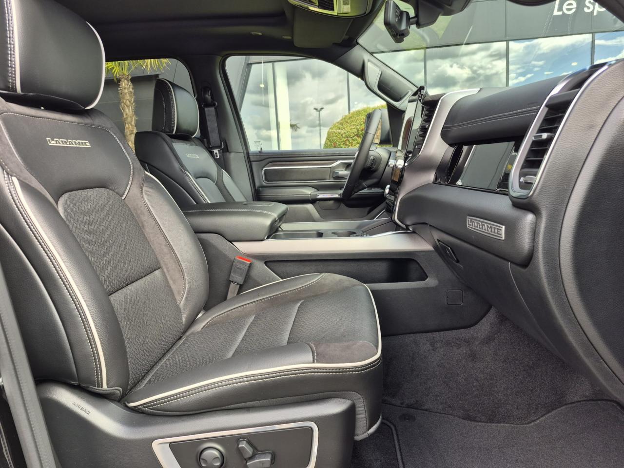 DODGE RAM 1500 CREW LARAMIE SPORT NIGHT EDITION AIR RAMBOX HAYON MULTI