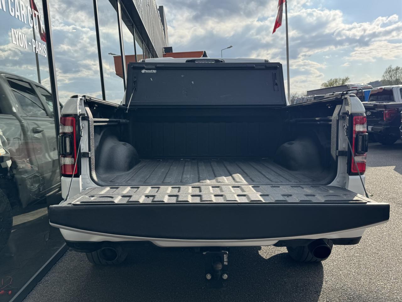 DODGE RAM 1500 CREW LIMITED NIGHT EDITION