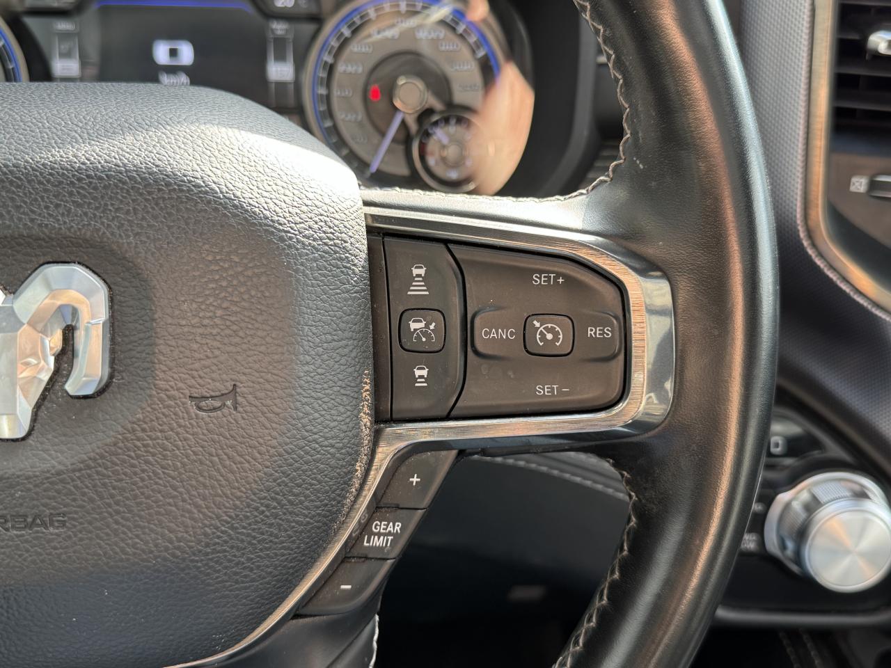 DODGE RAM 1500 CREW LIMITED NIGHT EDITION