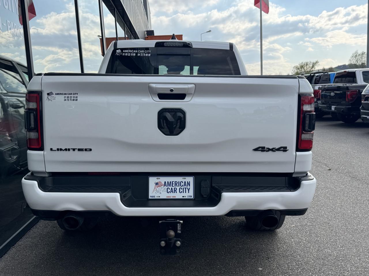 DODGE RAM 1500 CREW LIMITED NIGHT EDITION