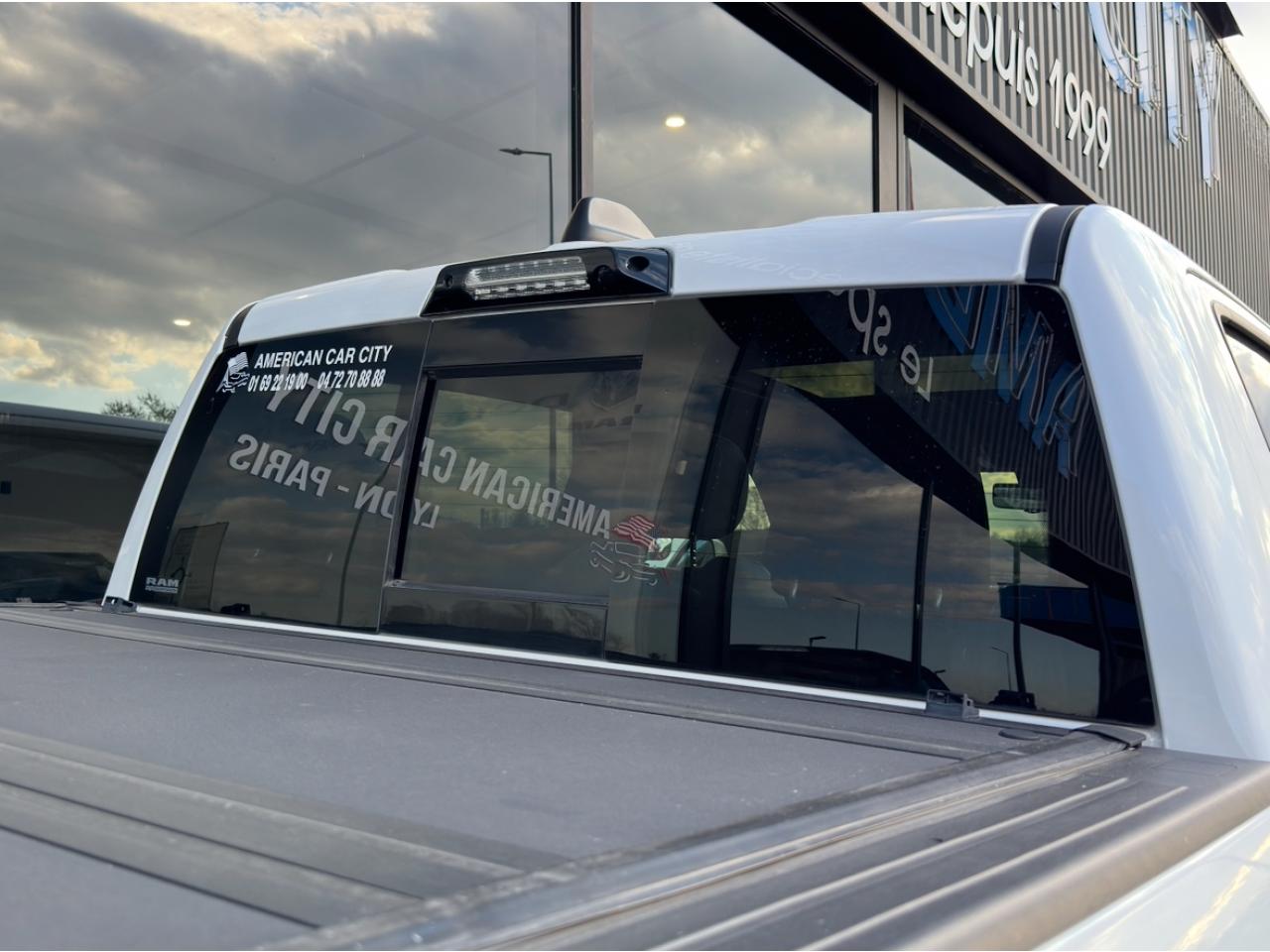 DODGE RAM 1500 CREW LIMITED NIGHT EDITION