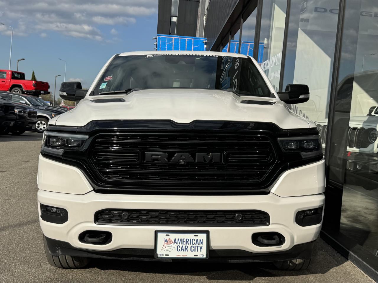 DODGE RAM 1500 CREW LIMITED NIGHT EDITION