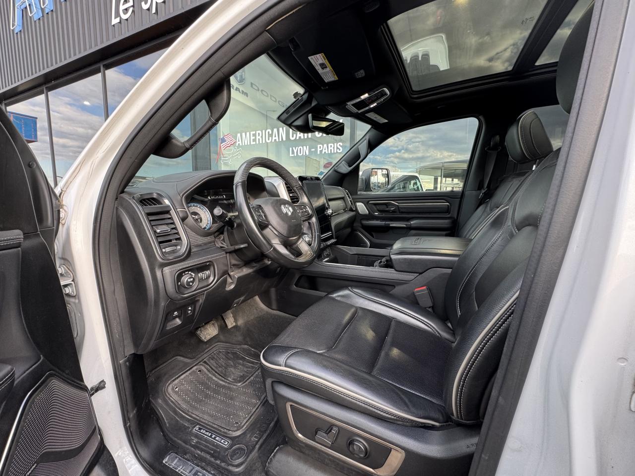 DODGE RAM 1500 CREW LIMITED NIGHT EDITION