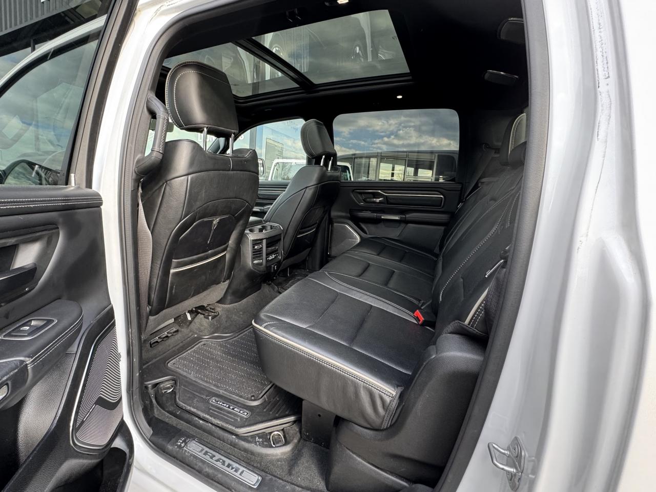 DODGE RAM 1500 CREW LIMITED NIGHT EDITION