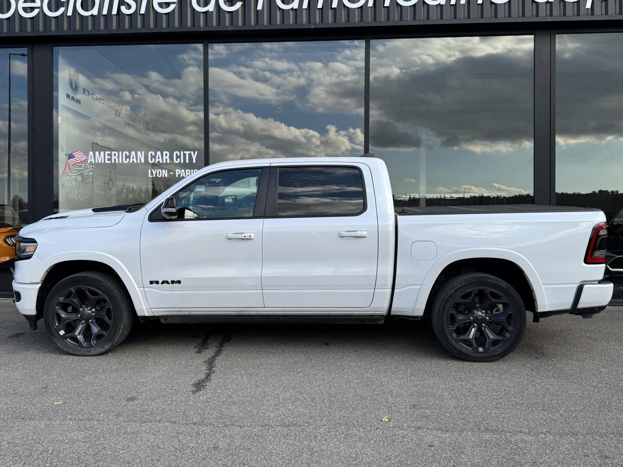 DODGE RAM 1500 CREW LIMITED NIGHT EDITION