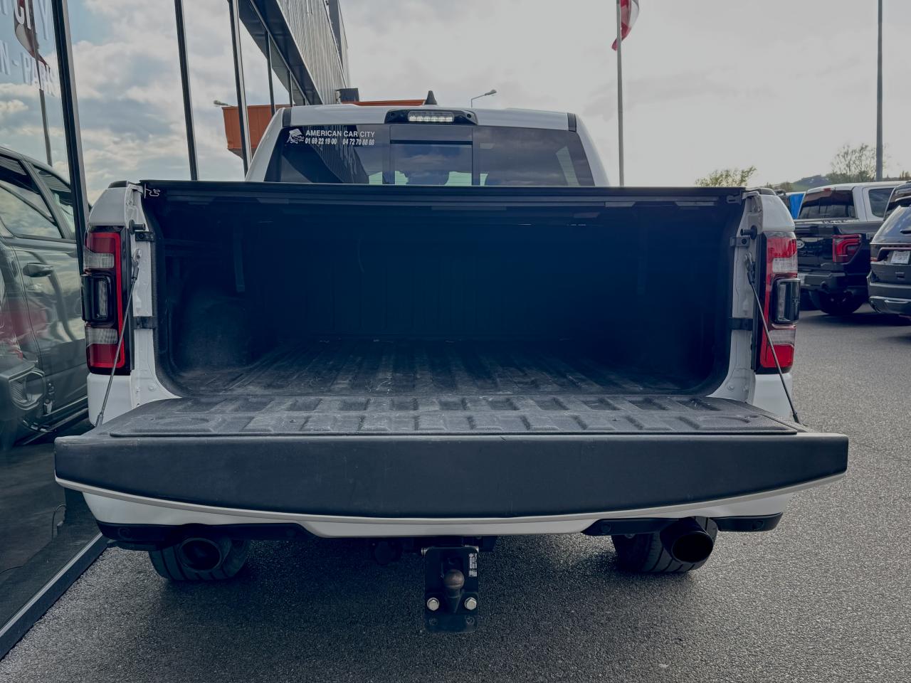 DODGE RAM 1500 CREW LIMITED NIGHT EDITION