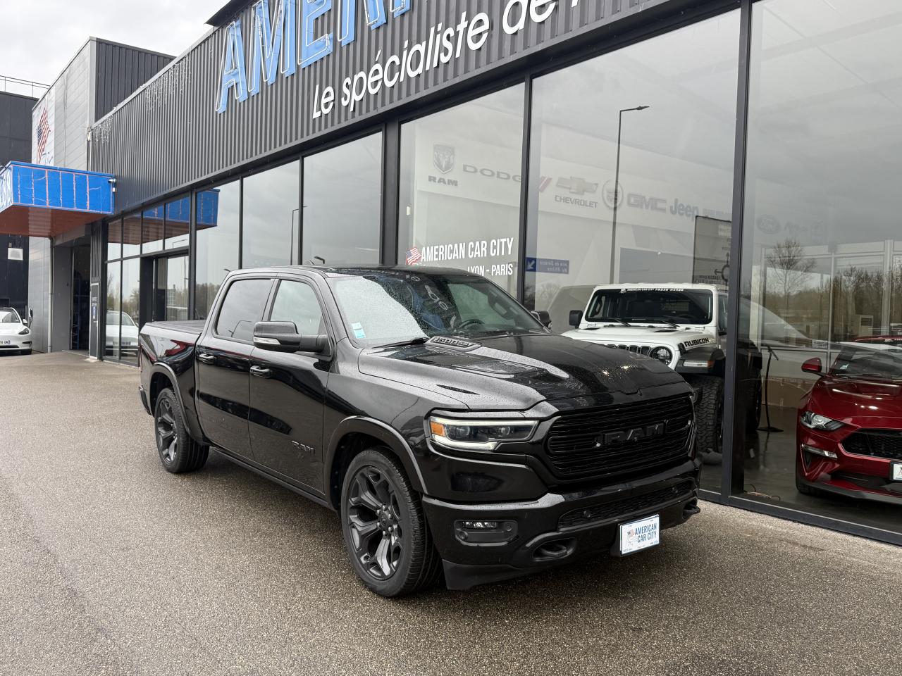 DODGE RAM 1500 CREW LIMITED NIGHT EDITION