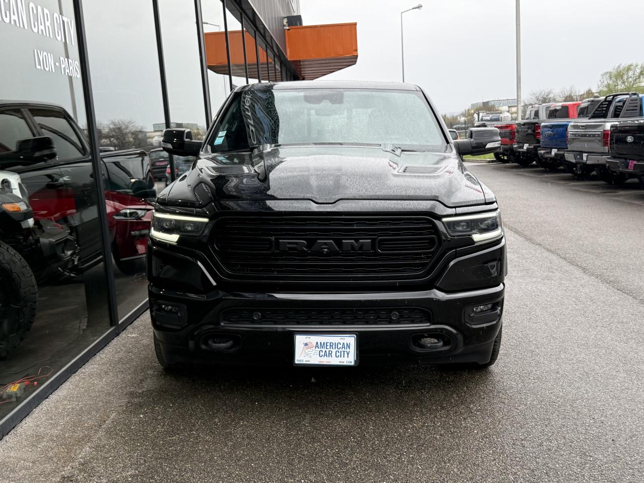 DODGE RAM 1500 CREW LIMITED NIGHT EDITION