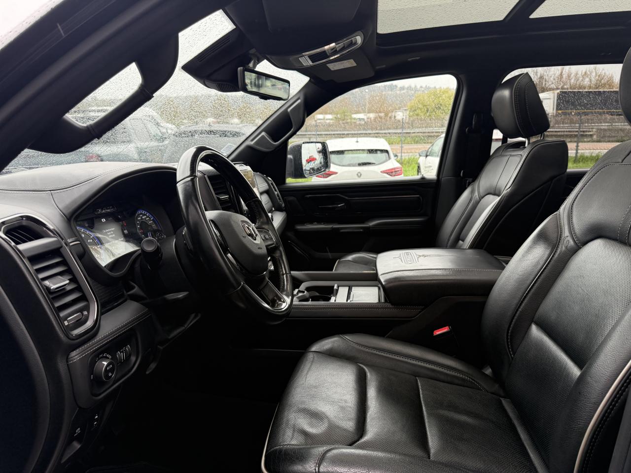 DODGE RAM 1500 CREW LIMITED NIGHT EDITION