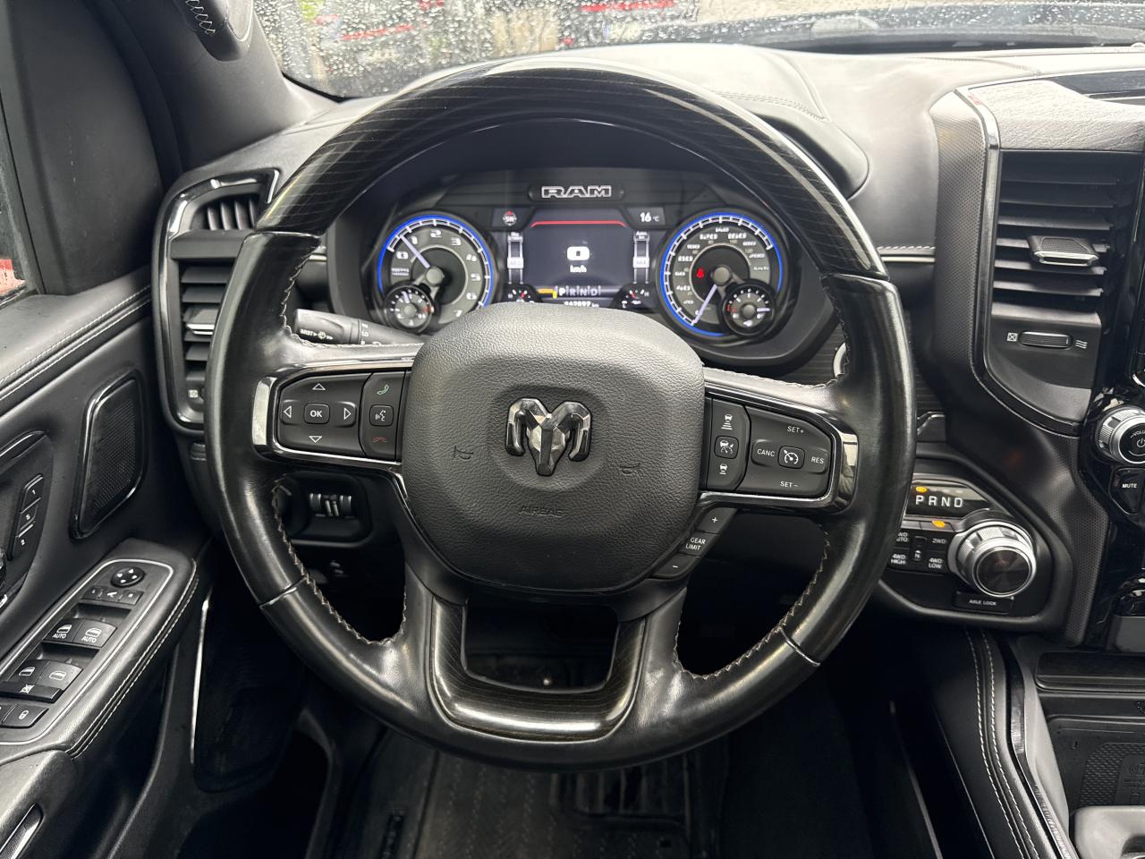 DODGE RAM 1500 CREW LIMITED NIGHT EDITION