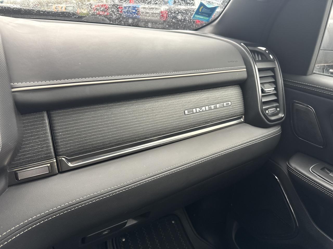 DODGE RAM 1500 CREW LIMITED NIGHT EDITION