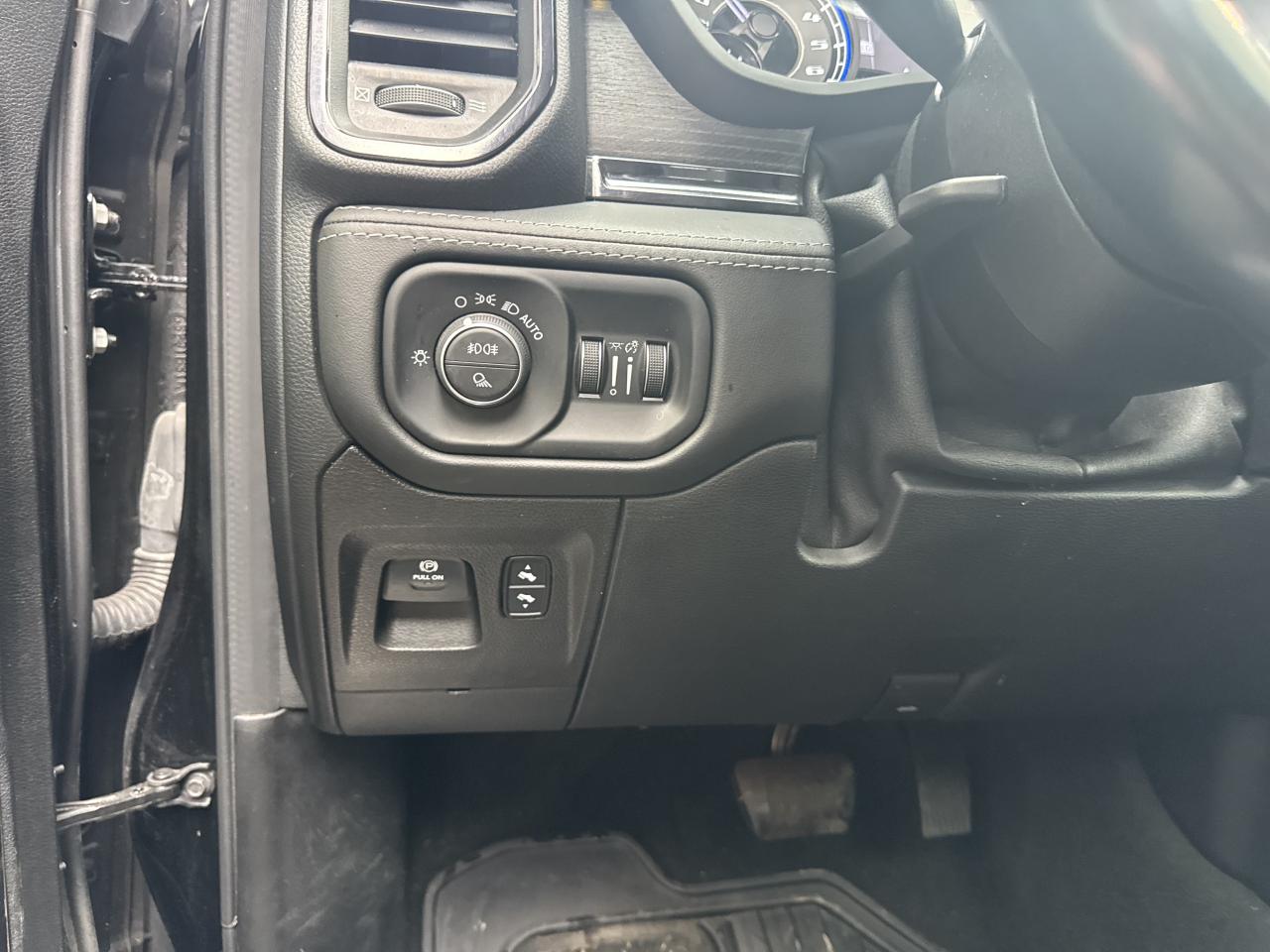 DODGE RAM 1500 CREW LIMITED NIGHT EDITION