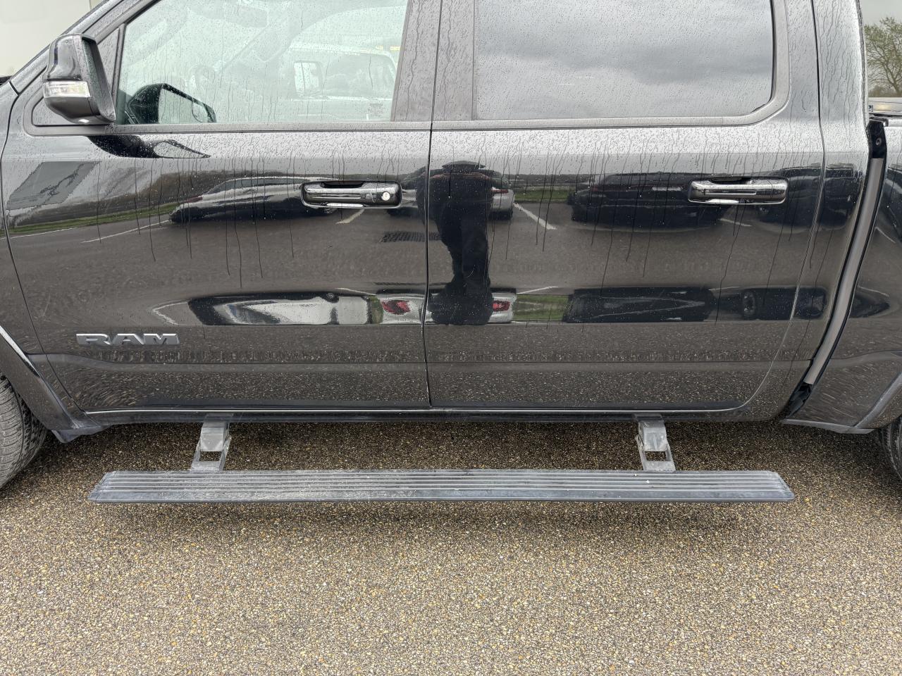 DODGE RAM 1500 CREW LIMITED NIGHT EDITION