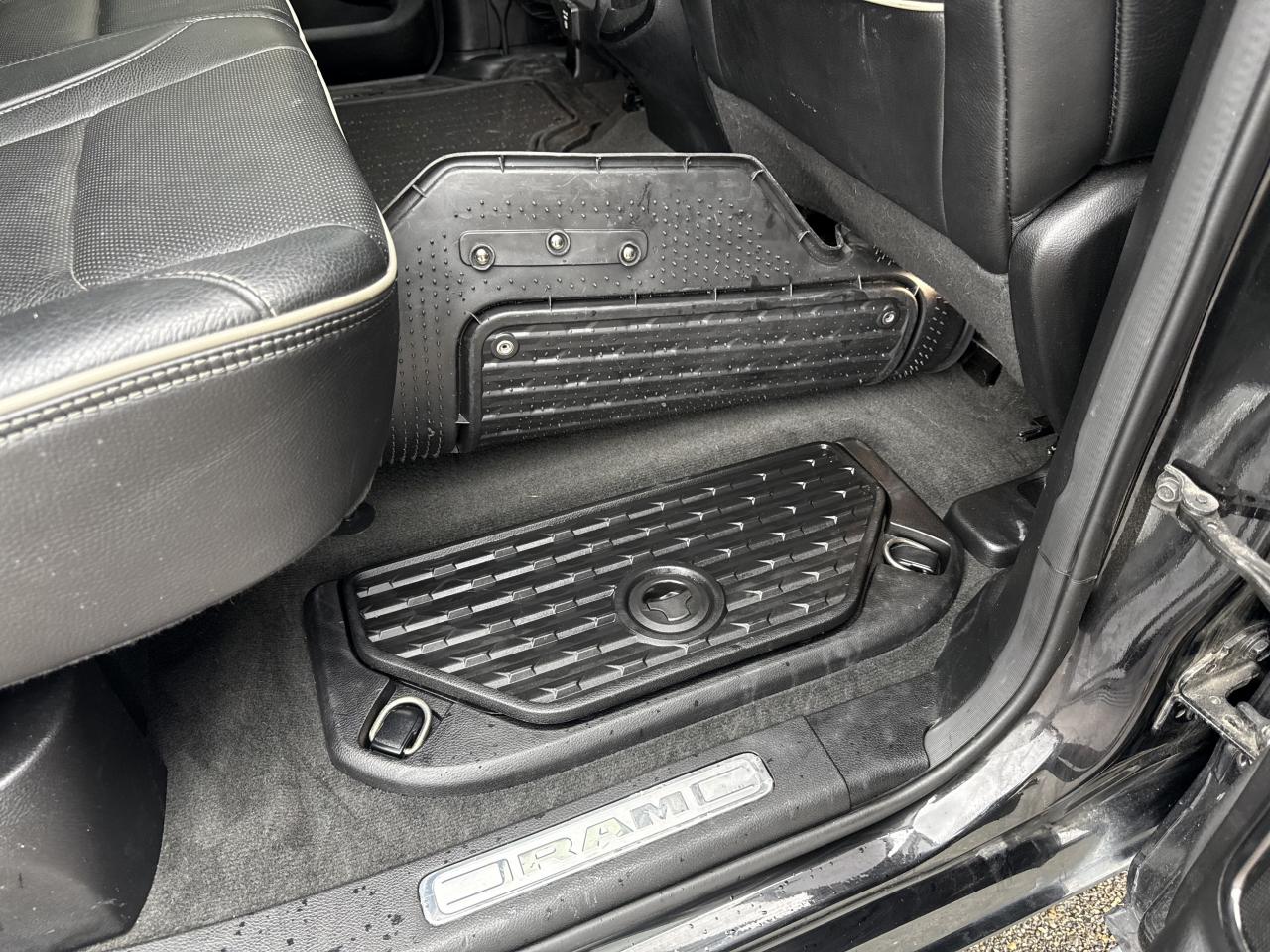 DODGE RAM 1500 CREW LIMITED NIGHT EDITION