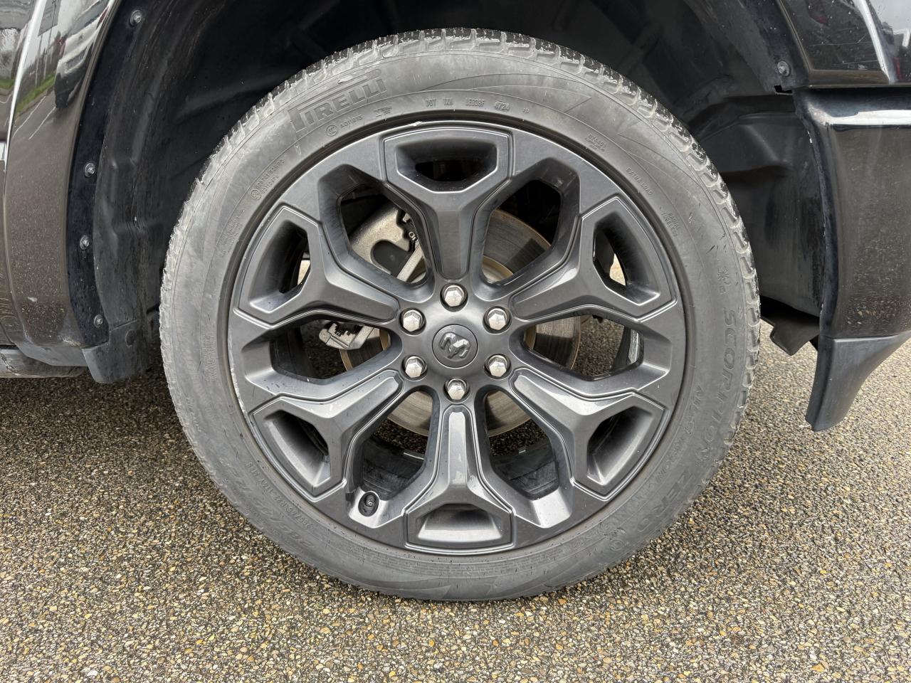 DODGE RAM 1500 CREW LIMITED NIGHT EDITION