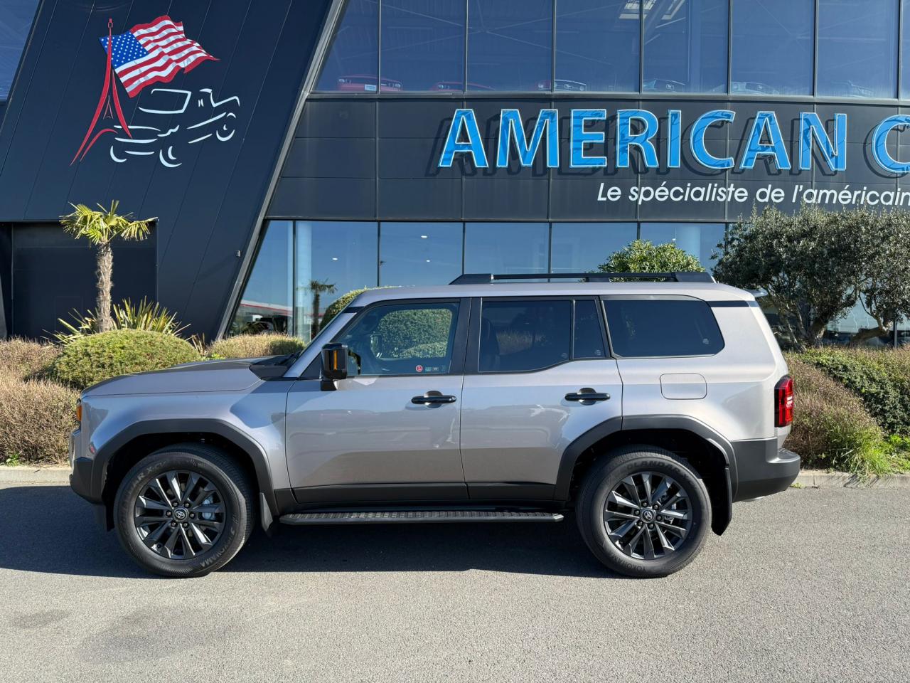 TOYOTA LAND CRUISER 4WD WAGON HYBRID