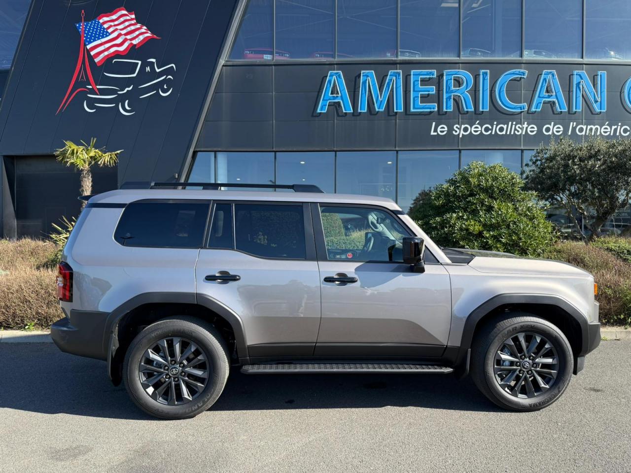 TOYOTA LAND CRUISER 4WD WAGON HYBRID