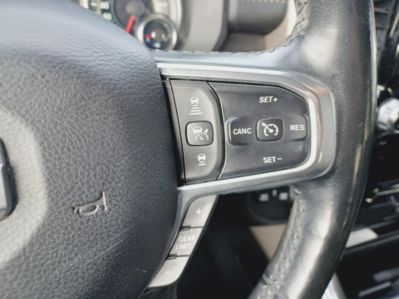 DODGE RAM 1500 CREW LARAMIE SPORT AIR V8 HEMI 5.7L