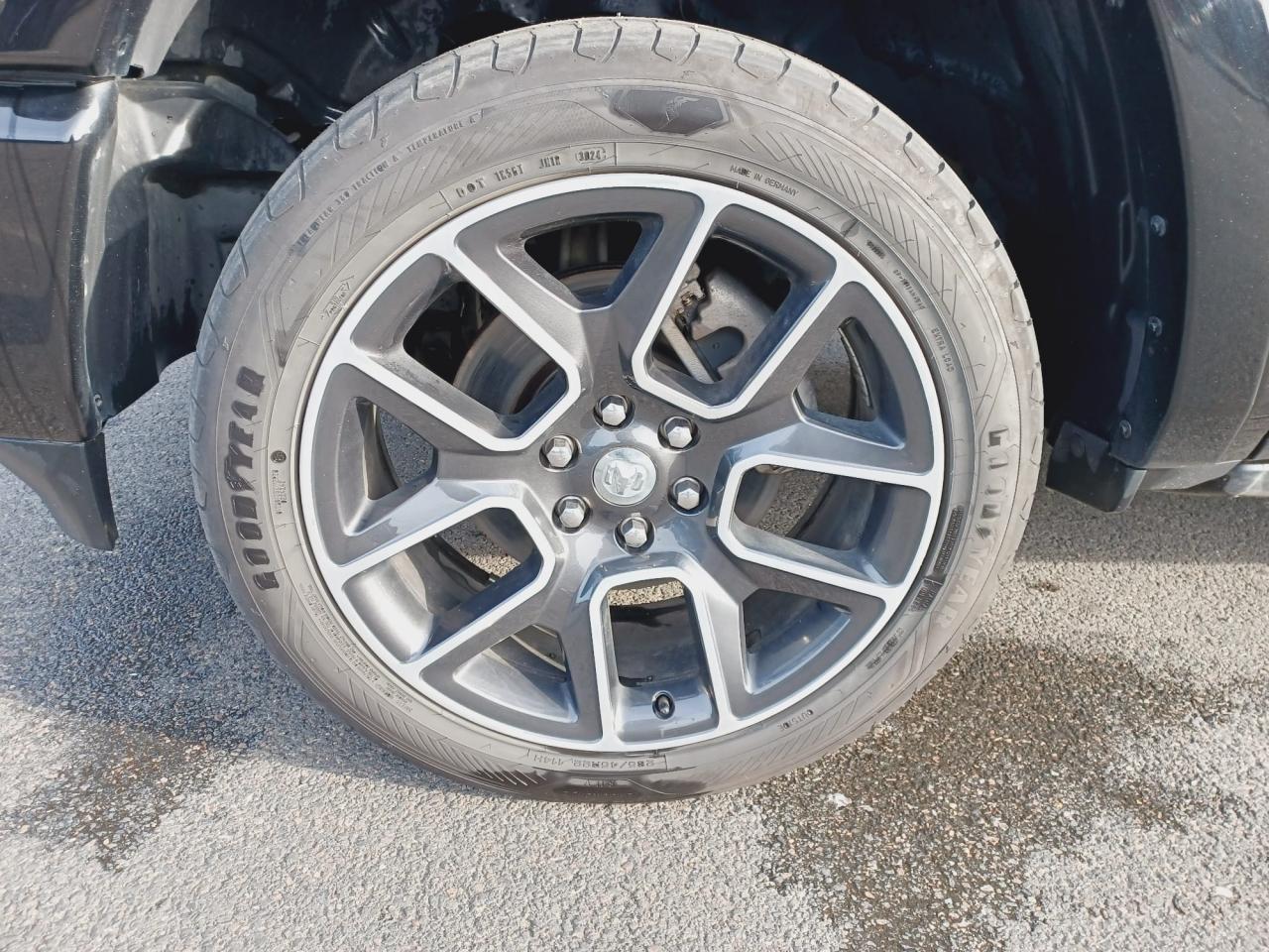 DODGE RAM 1500 CREW LARAMIE SPORT AIR V8 HEMI 5.7L