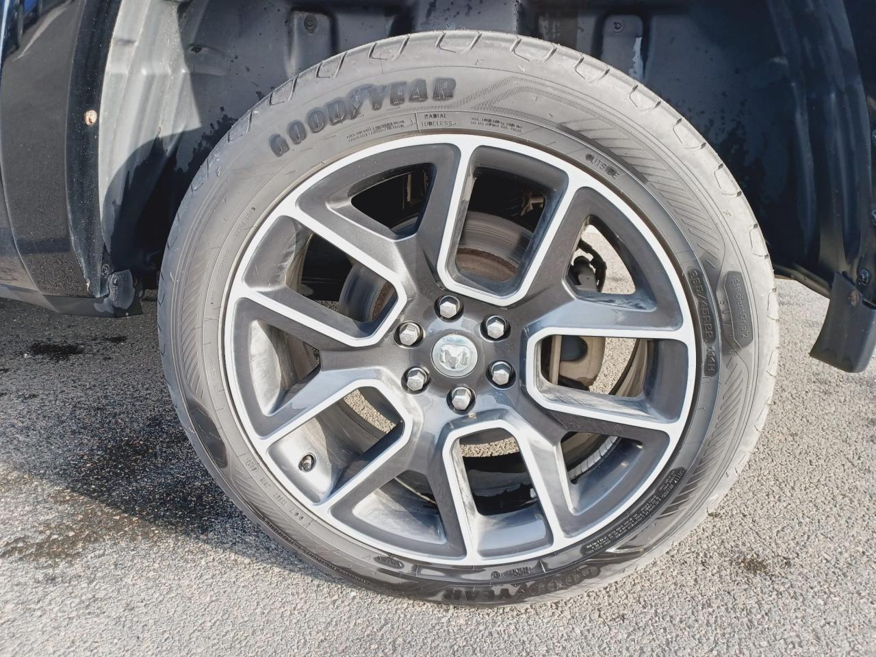 DODGE RAM 1500 CREW LARAMIE SPORT AIR V8 HEMI 5.7L