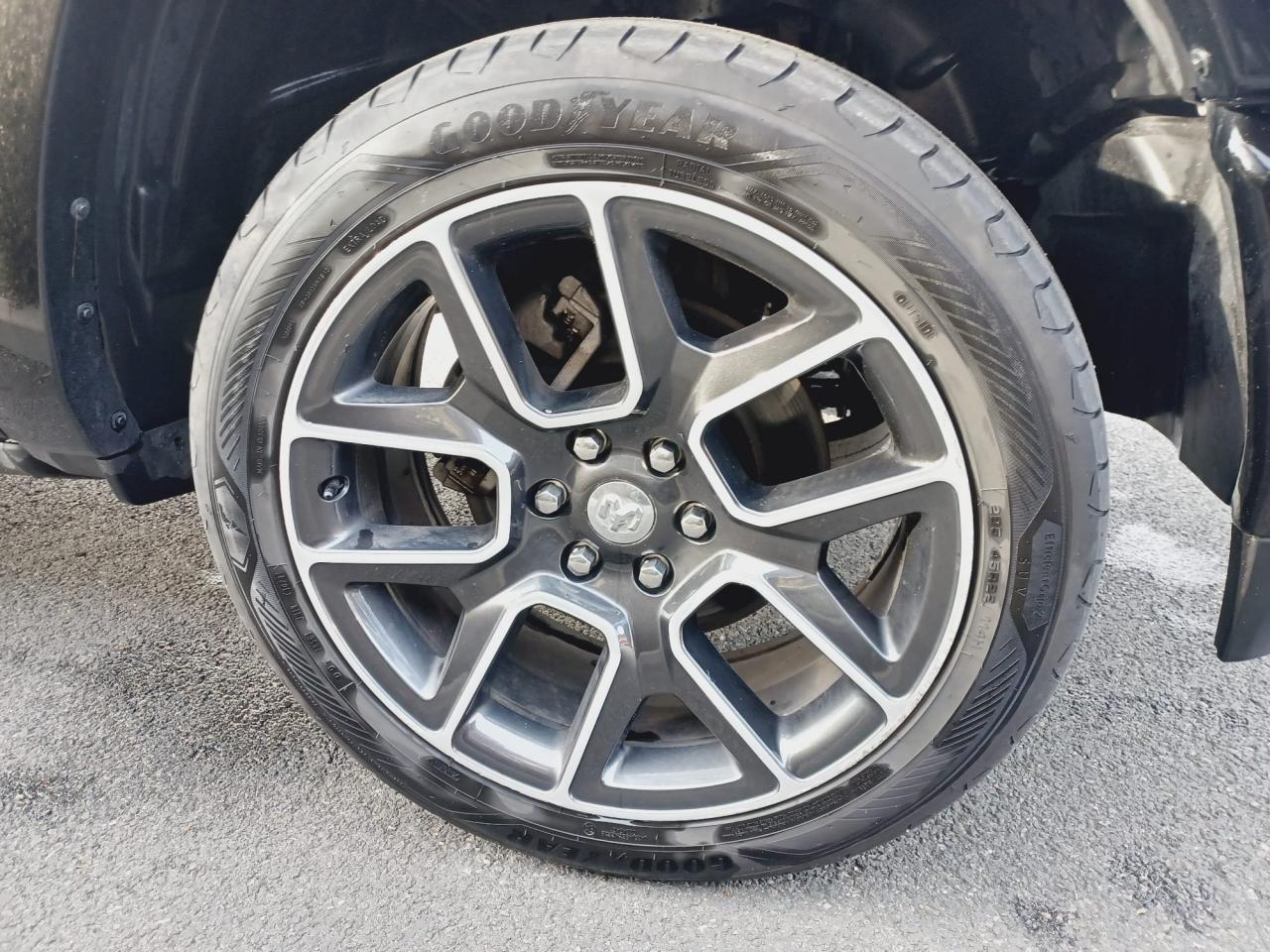 DODGE RAM 1500 CREW LARAMIE SPORT AIR V8 HEMI 5.7L