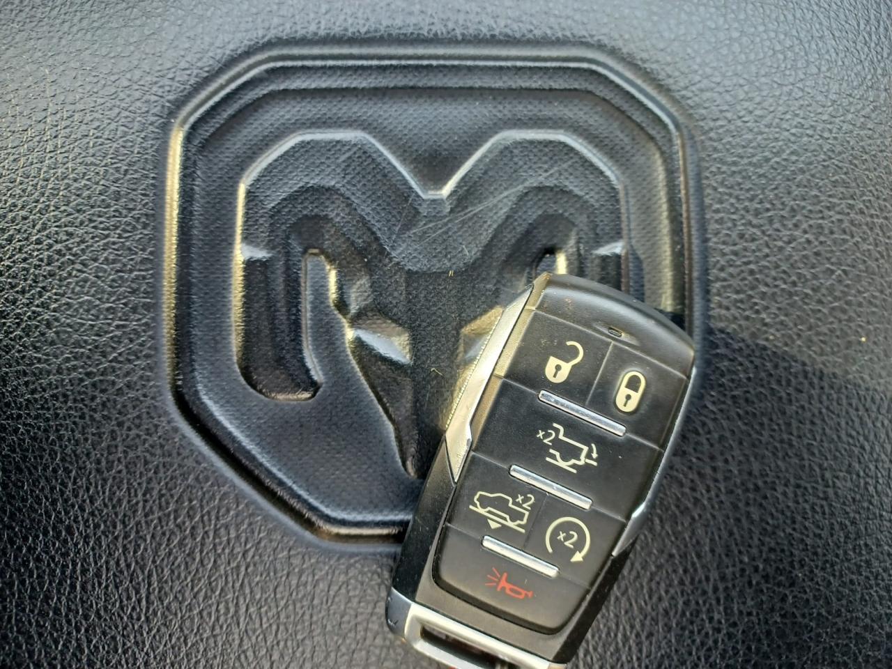 DODGE RAM 1500 CREW LARAMIE SPORT AIR V8 HEMI 5.7L