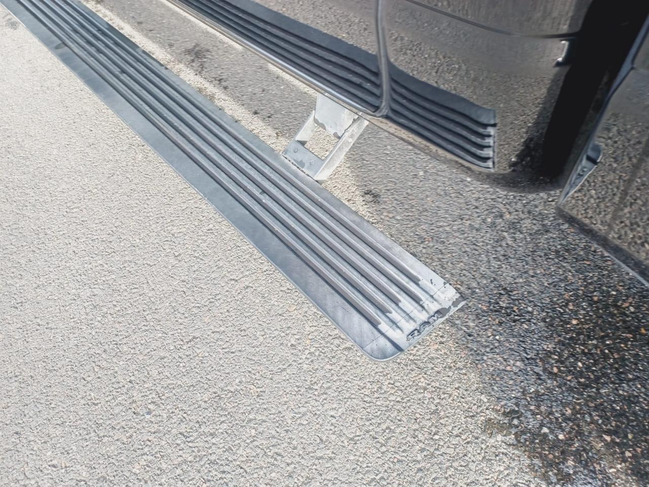 DODGE RAM 1500 CREW LARAMIE SPORT AIR V8 HEMI 5.7L