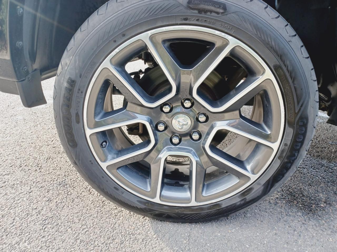 DODGE RAM 1500 CREW LARAMIE SPORT AIR V8 HEMI 5.7L