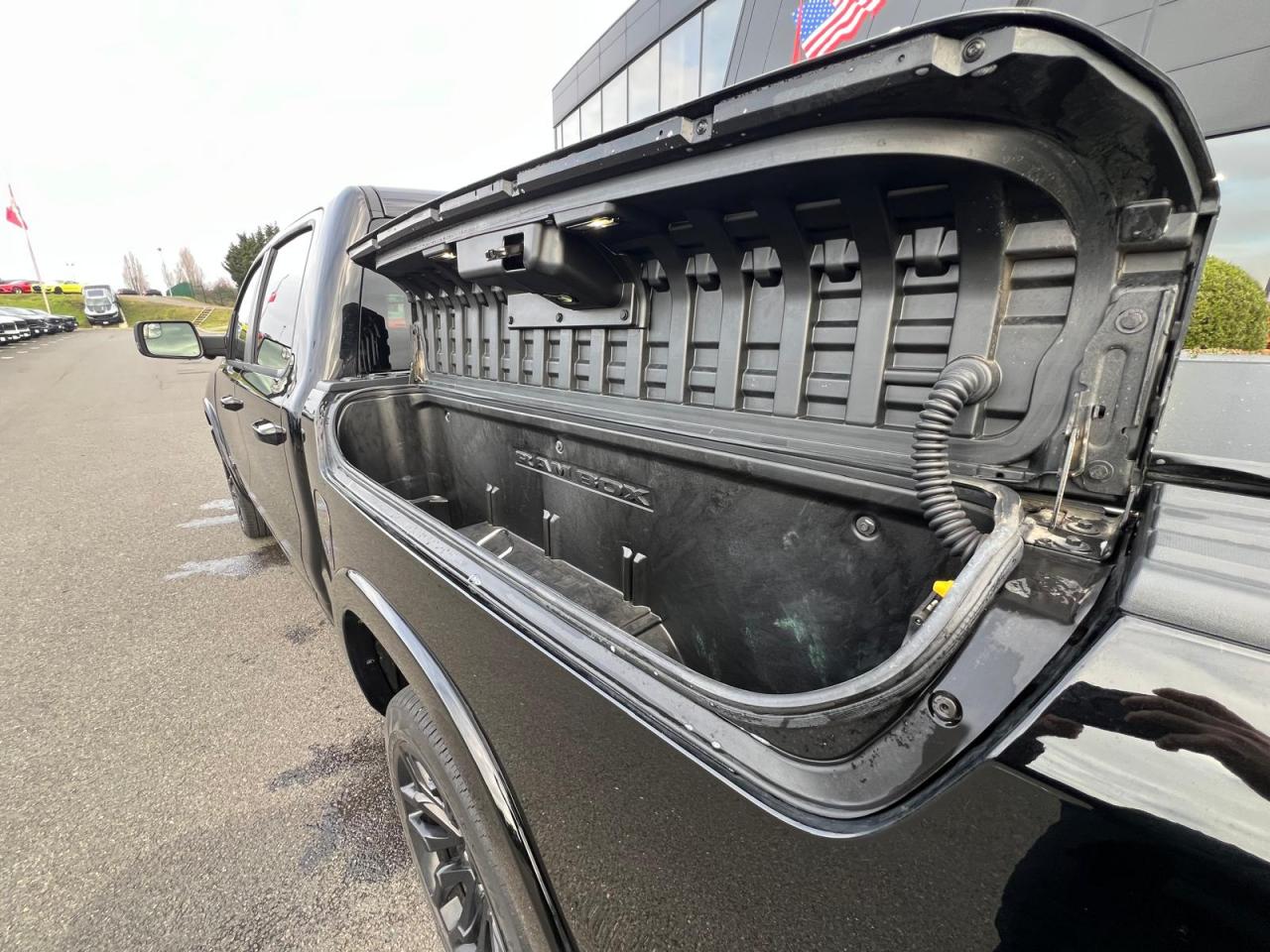 DODGE RAM 1500 CREW LIMITED NIGHT EDITION RAMBOX HAYON MULTI