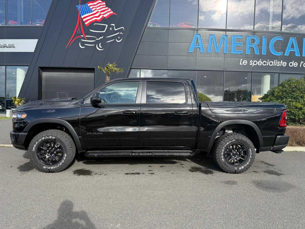 DODGE RAM 1500 CREW CAB REBEL AIR RAMBOX HAYON MULTI