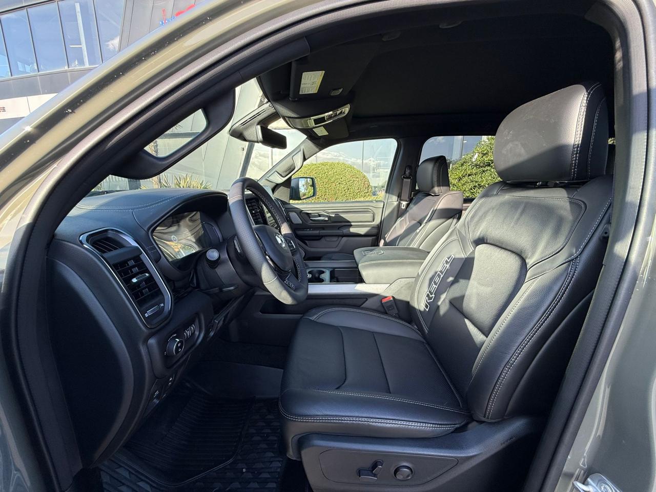 DODGE RAM 1500 CREW CAB REBEL AIR HAYON MULTI