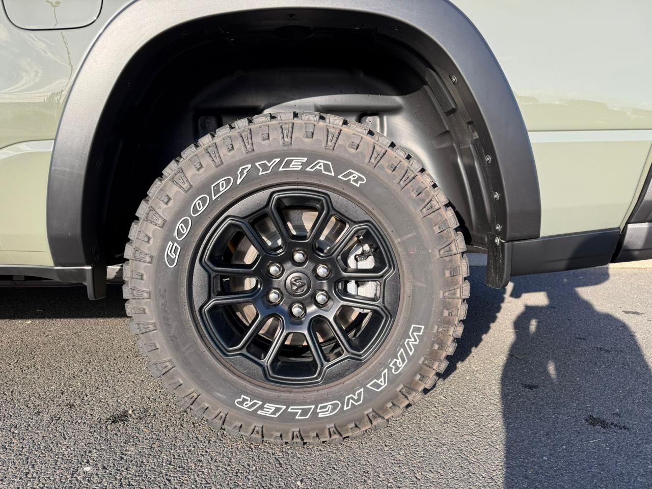 DODGE RAM 1500 CREW CAB REBEL AIR HAYON MULTI